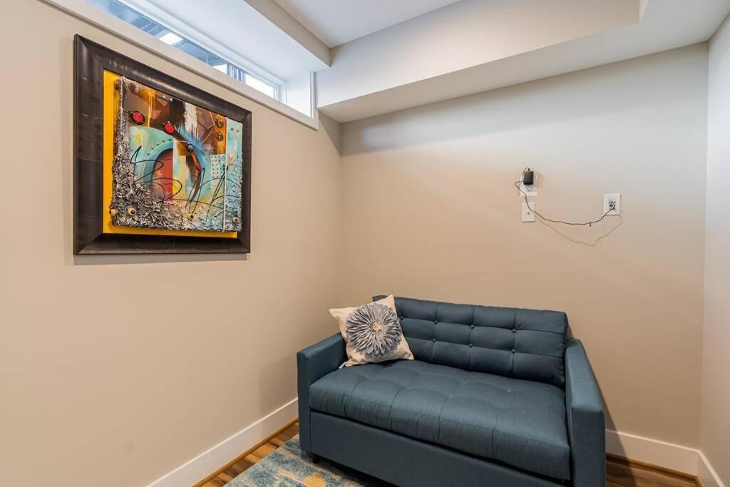 Bougainvillea Dc 2 Bedrooms 2 Bathrooms Plus Den With Twin Sofa Bed And Queen Sofa Bed In Living Room Washington Exteriér fotografie